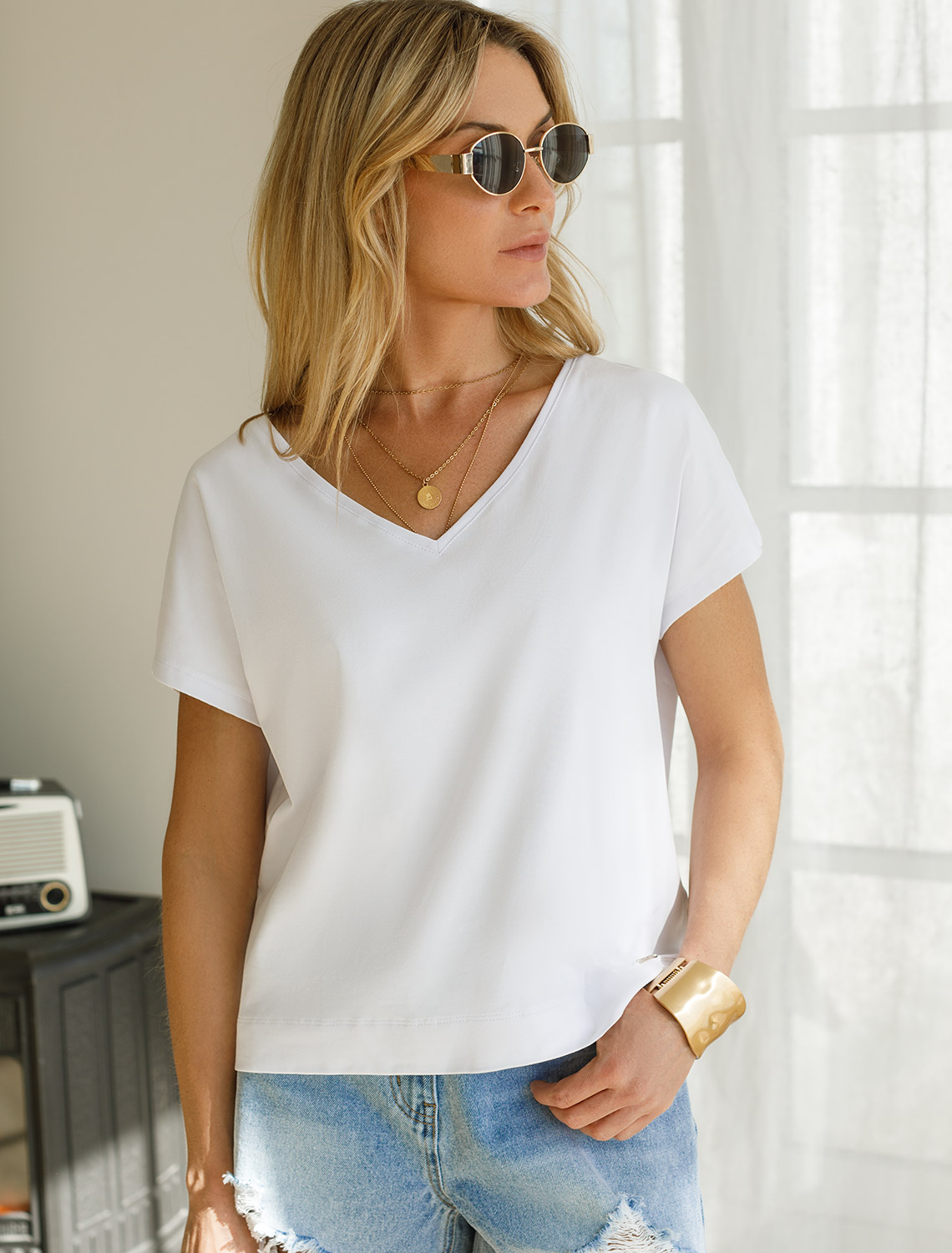 картинка Футболка женская белый магазин Одежда+ являющийся официальным дистрибьютором в России 