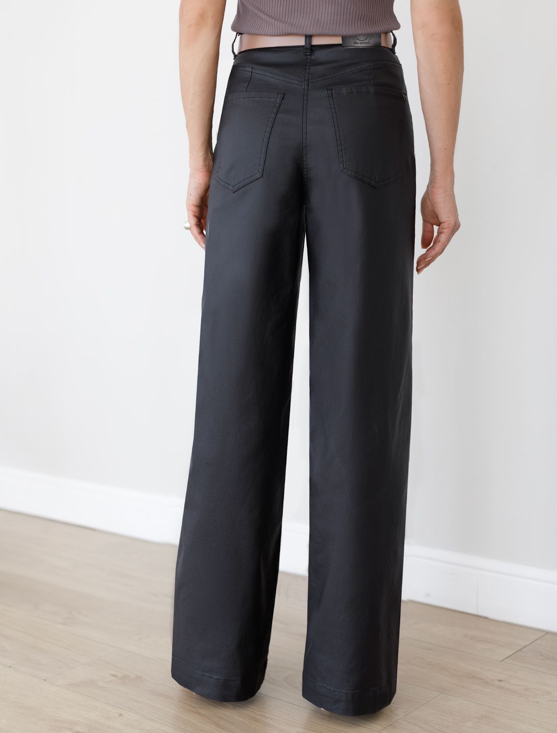 картинка Брюки женские черный магазин Одежда+ являющийся официальным дистрибьютором в России 