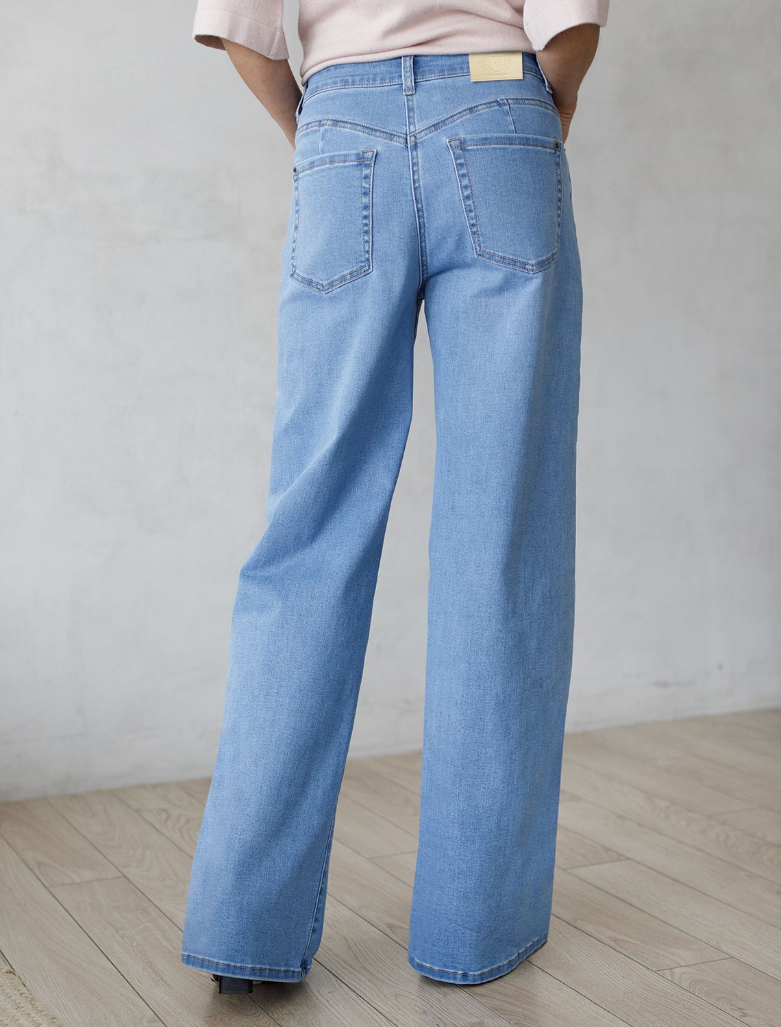 картинка Джинсы женские голубой магазин Одежда+ являющийся официальным дистрибьютором в России 