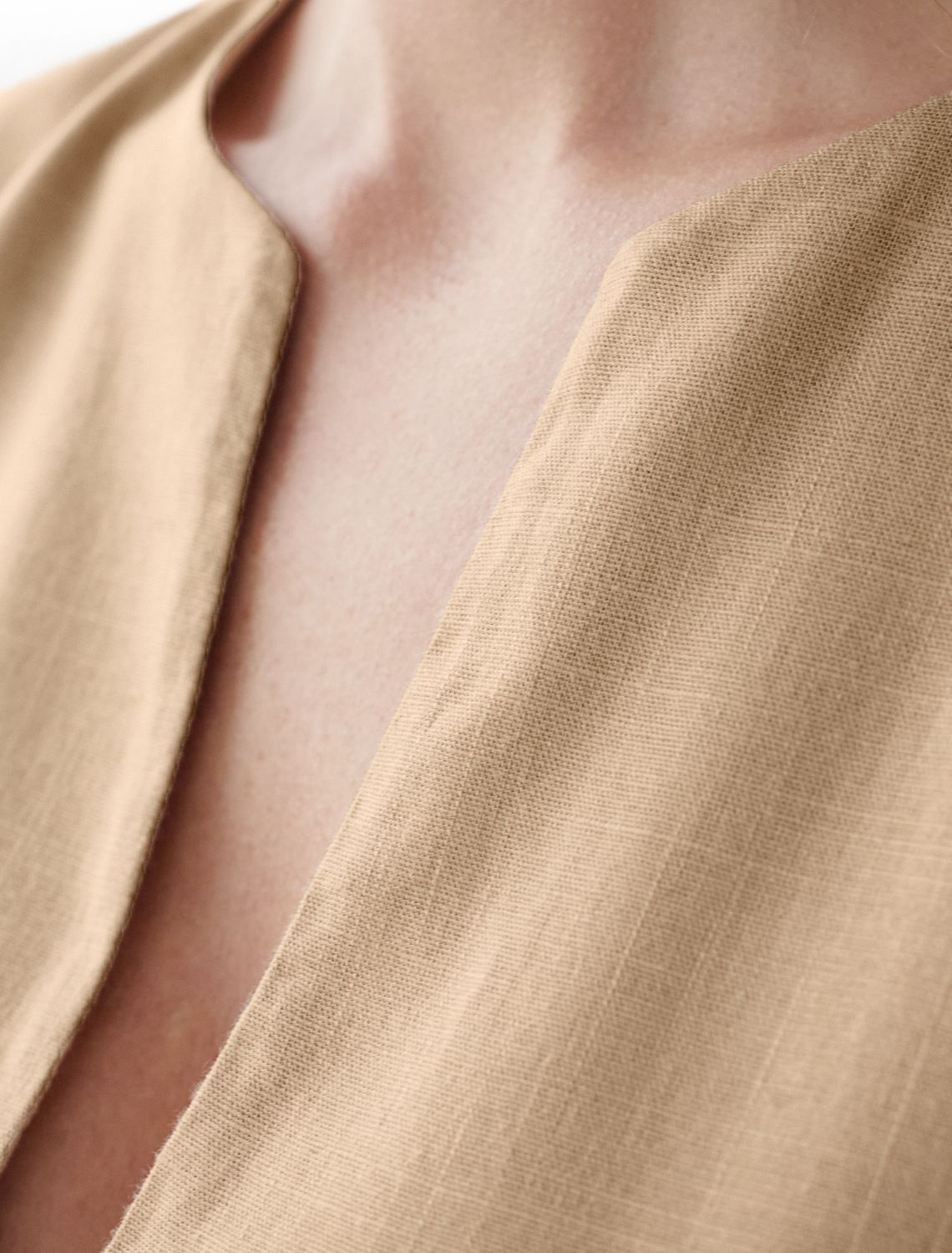 картинка Топ женский бежевый магазин Одежда+ являющийся официальным дистрибьютором в России 