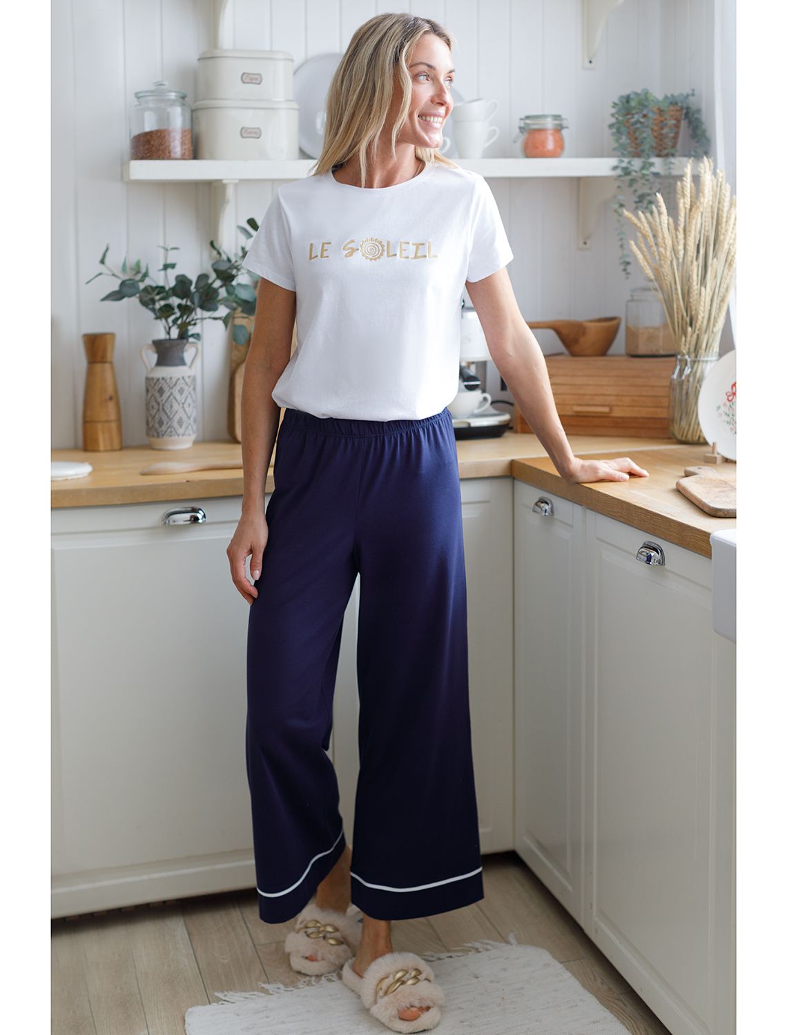 картинка Футболка женская белый_le_soleil от магазина Одежда+