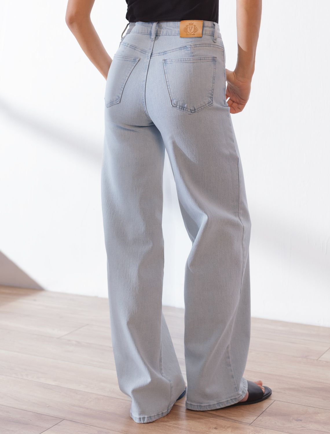 картинка Джинсы женские св.голубой магазин Одежда+ являющийся официальным дистрибьютором в России 