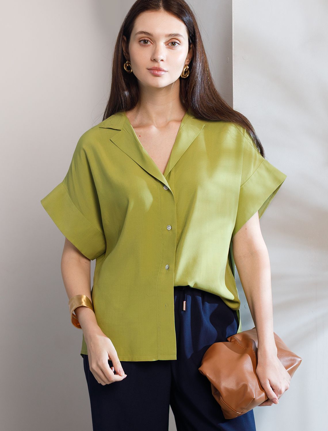 картинка Блузка женская светло-оливковый магазин Одежда+ являющийся официальным дистрибьютором в России 