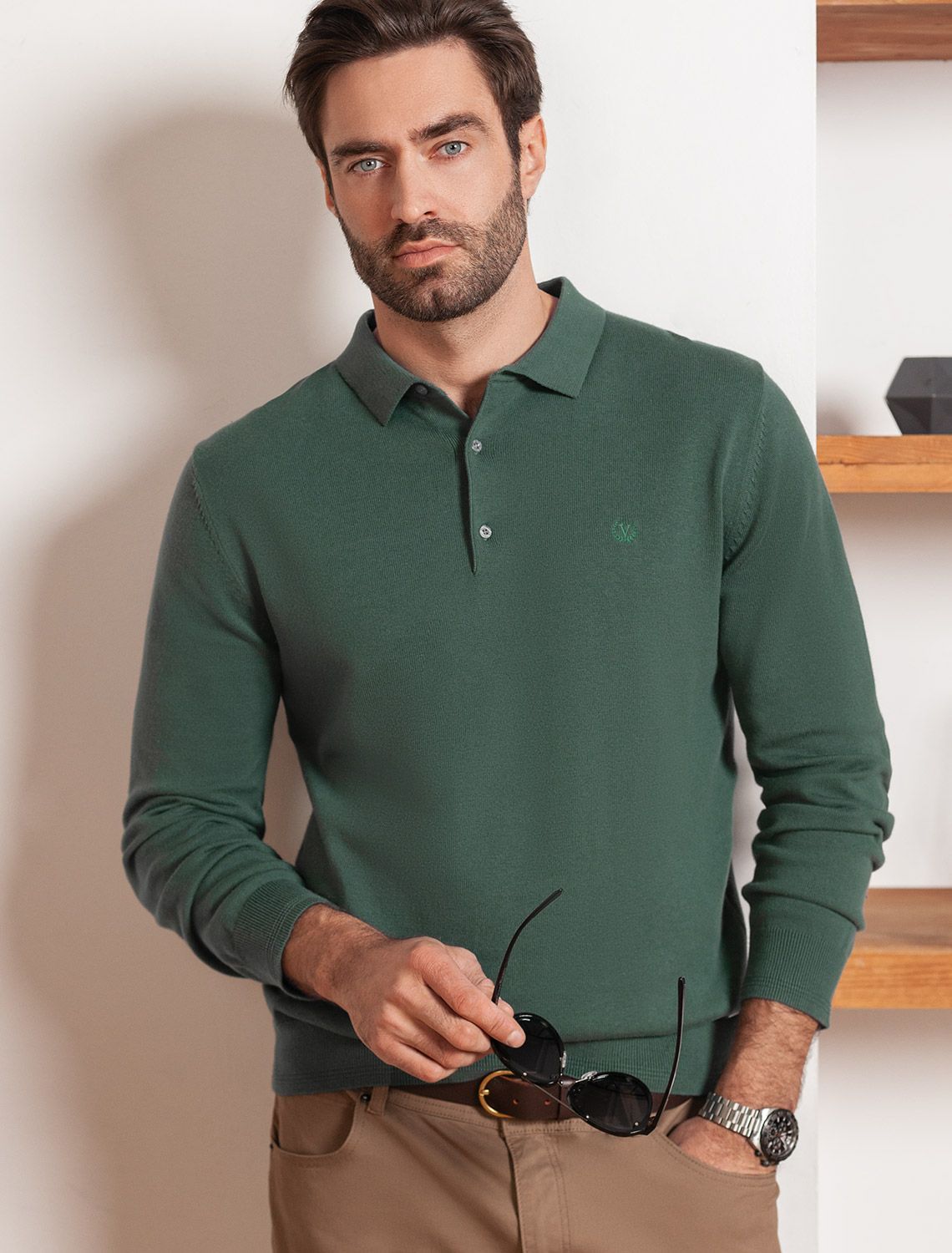 картинка Джемпер мужской дымчатый зеленый магазин Одежда+ являющийся официальным дистрибьютором в России 