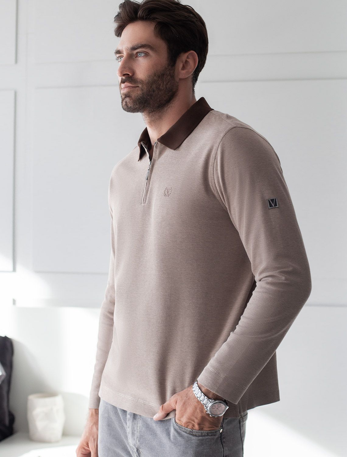 картинка Джемпер мужской бежевый магазин Одежда+ являющийся официальным дистрибьютором в России 