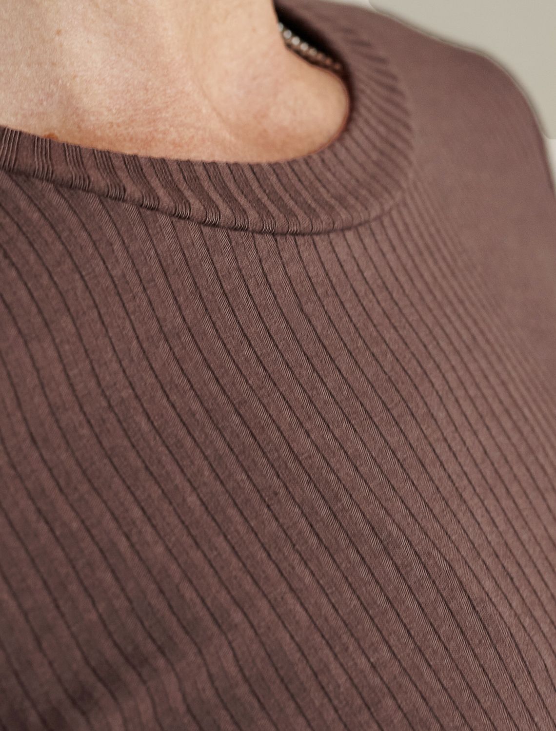 картинка Джемпер женский шоколад от магазина Одежда+