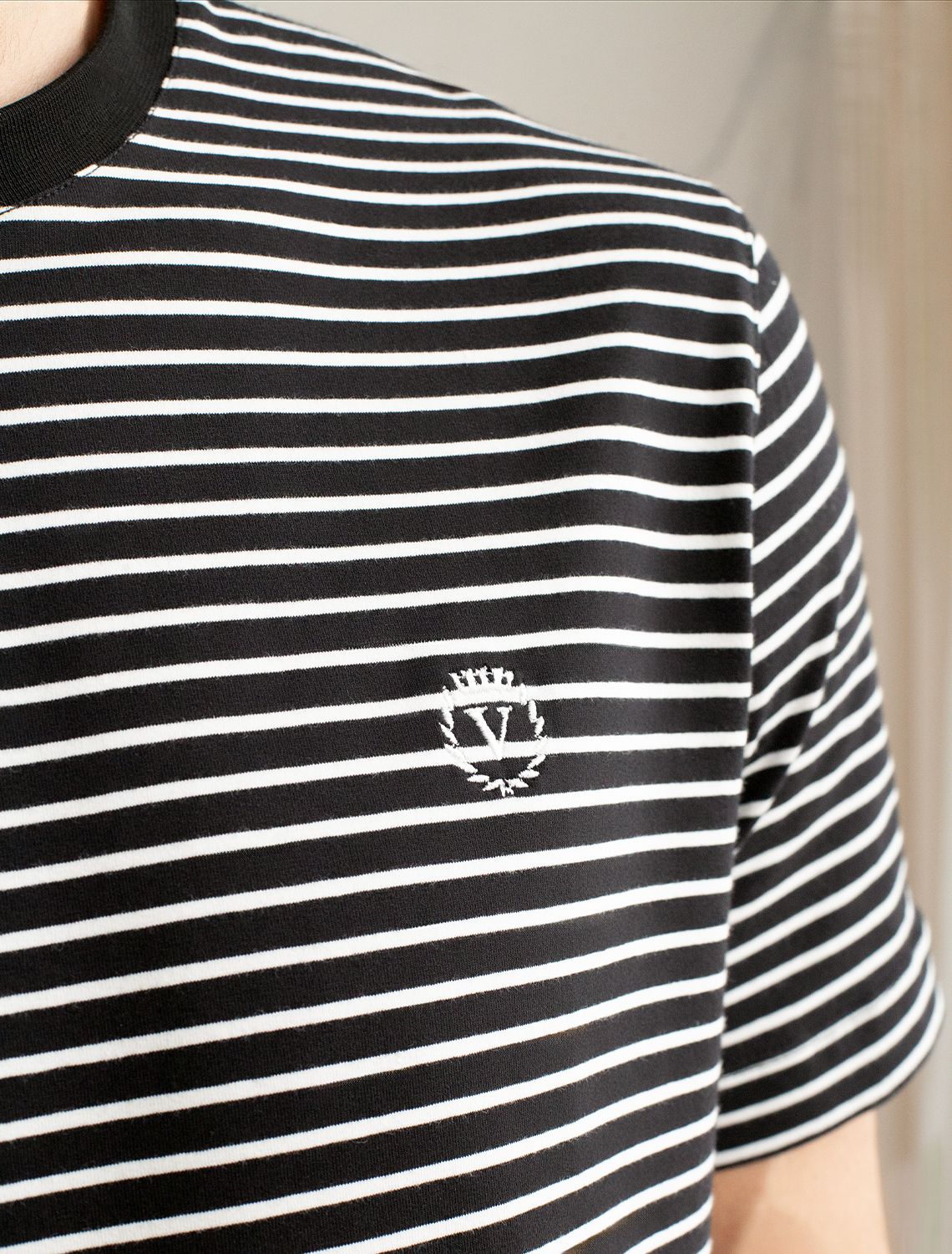 картинка Футболка мужская черный-белый магазин Одежда+ являющийся официальным дистрибьютором в России 