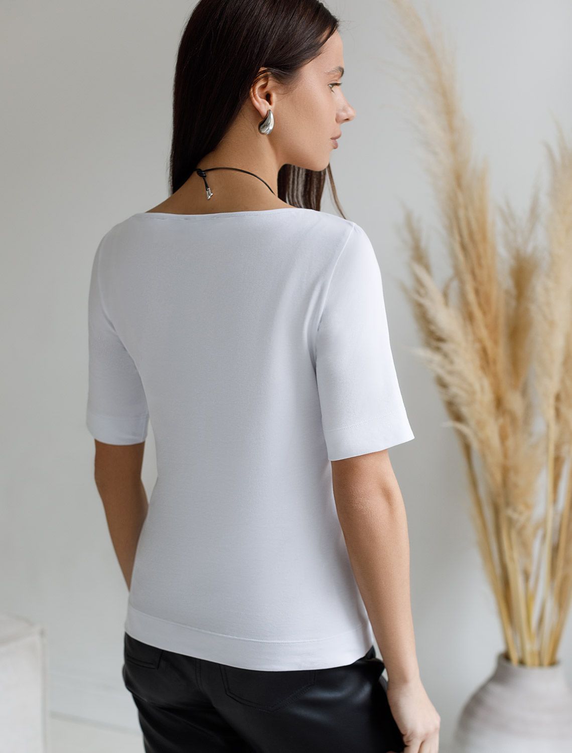 картинка Футболка женская белый магазин Одежда+ являющийся официальным дистрибьютором в России 