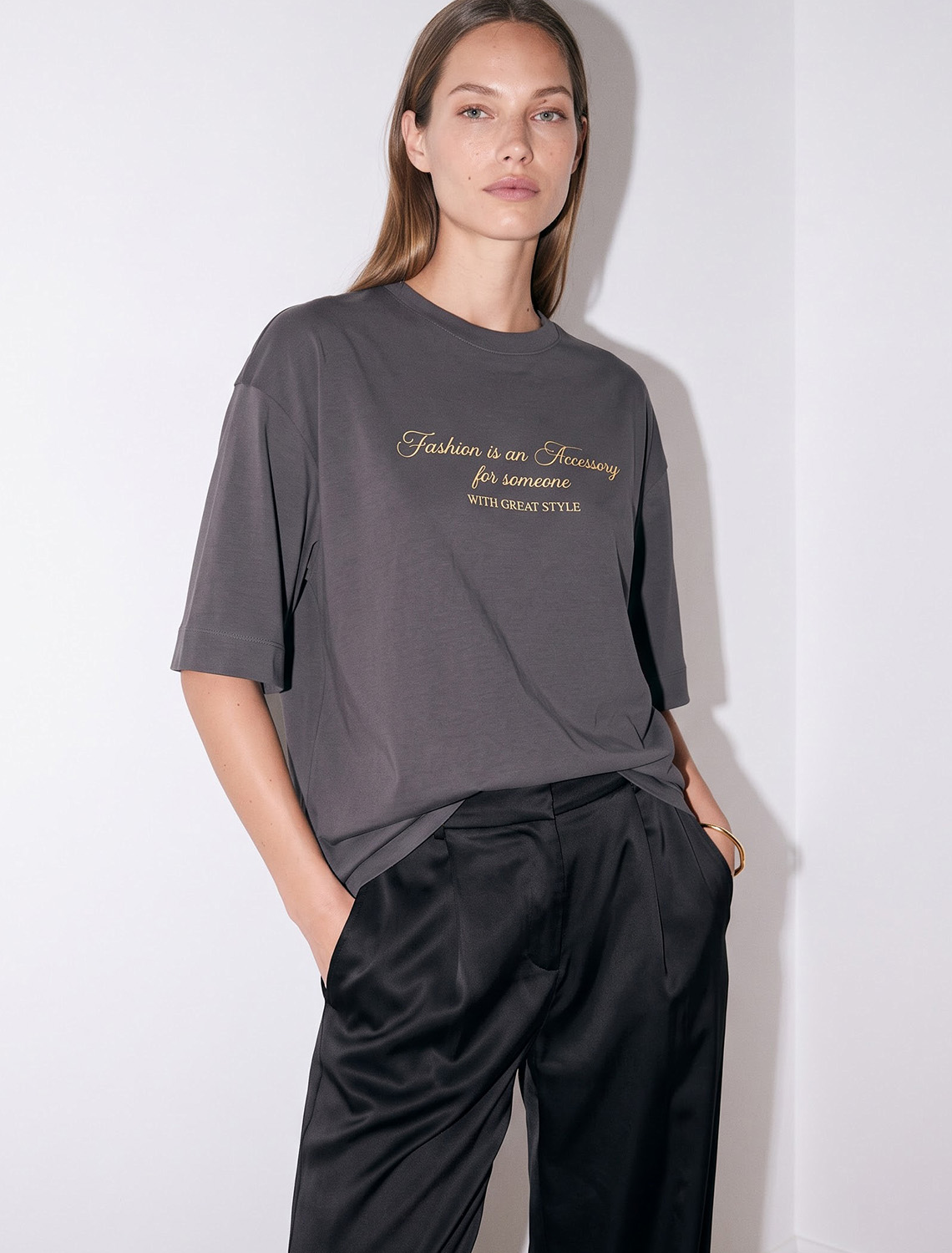 картинка Футболка женская серый_fashion магазин Одежда+ являющийся официальным дистрибьютором в России 
