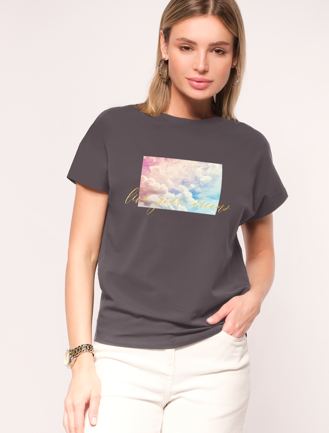 картинка Футболка женская серый_небо от магазина Одежда+