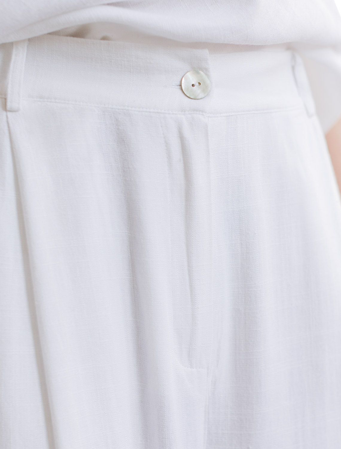 картинка Брюки женские белый магазин Одежда+ являющийся официальным дистрибьютором в России 