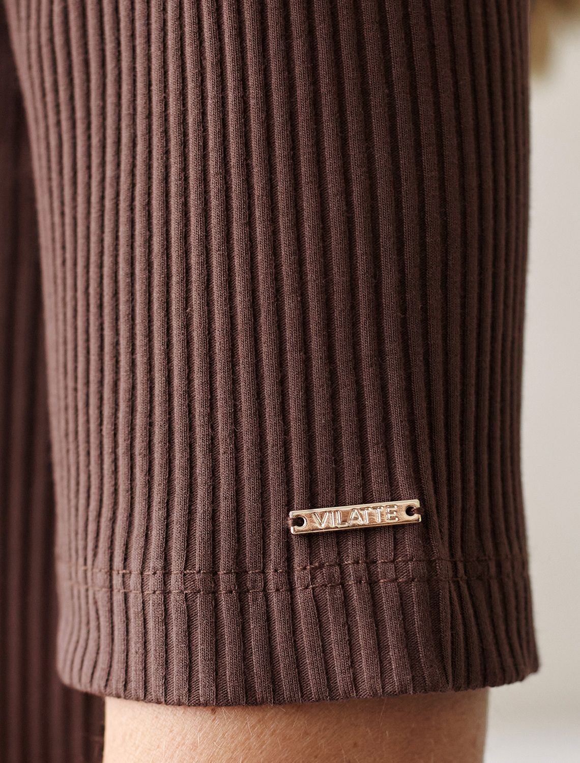 картинка Джемпер женский шоколад магазин Одежда+ являющийся официальным дистрибьютором в России 