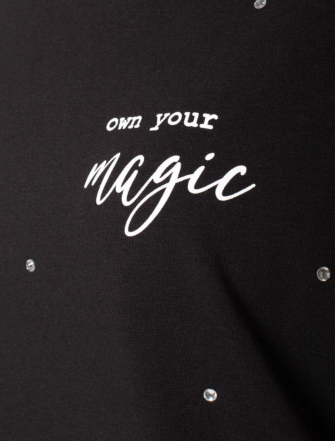 картинка Футболка женская черный_own your magic магазин Одежда+ являющийся официальным дистрибьютором в России 