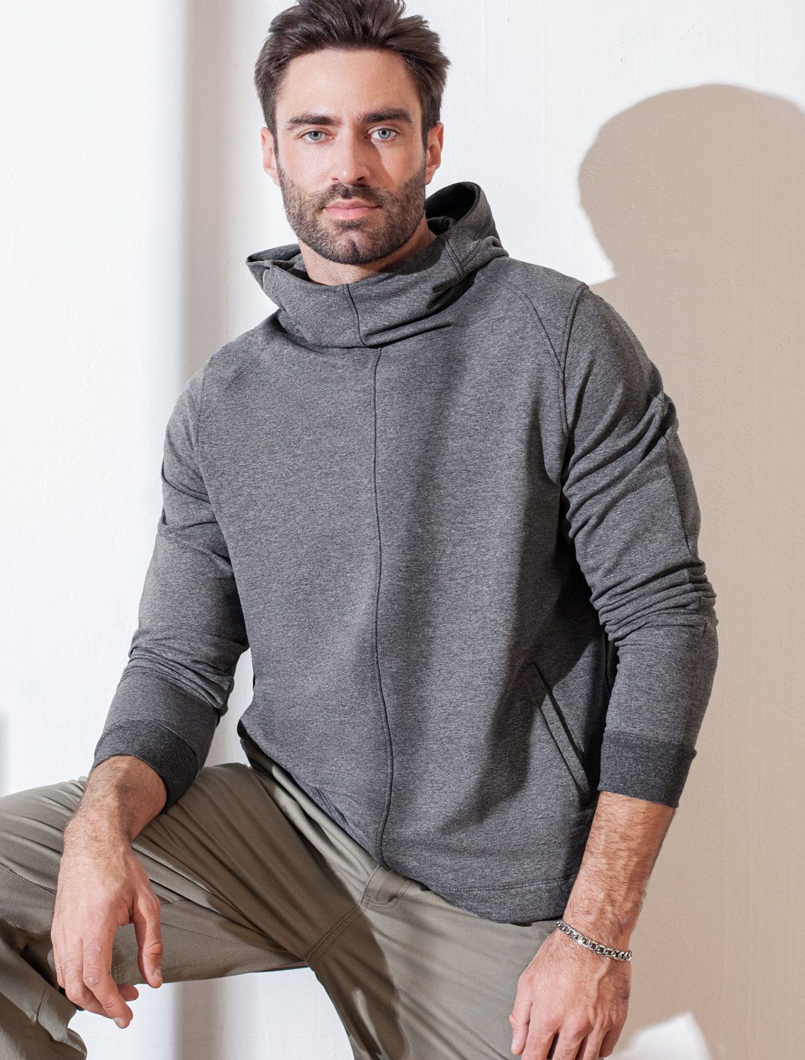 картинка Джемпер мужской серый меланж магазин Одежда+ являющийся официальным дистрибьютором в России 