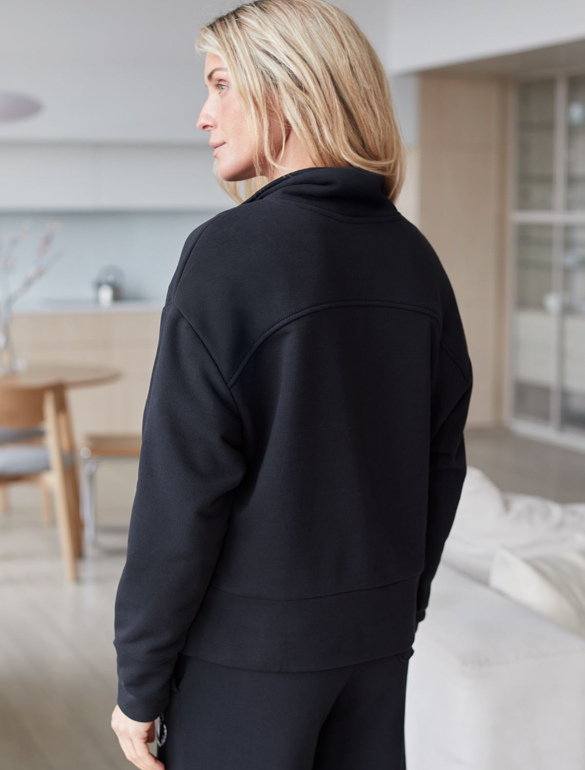 картинка Джемпер женский черный магазин Одежда+ являющийся официальным дистрибьютором в России 