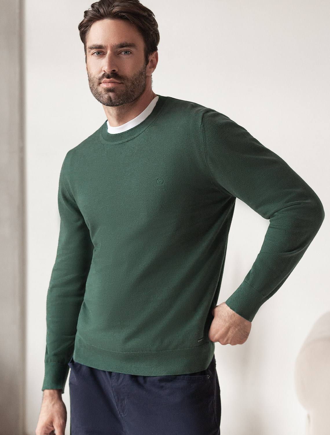 картинка Джемпер мужской дымчатый зеленый магазин Одежда+ являющийся официальным дистрибьютором в России 