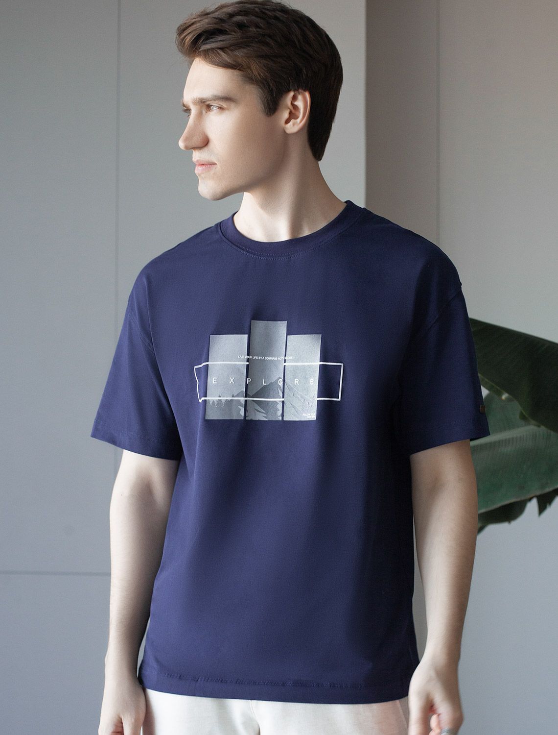 картинка Футболка мужская т.синий_explore прямоугольник магазин Одежда+ являющийся официальным дистрибьютором в России 