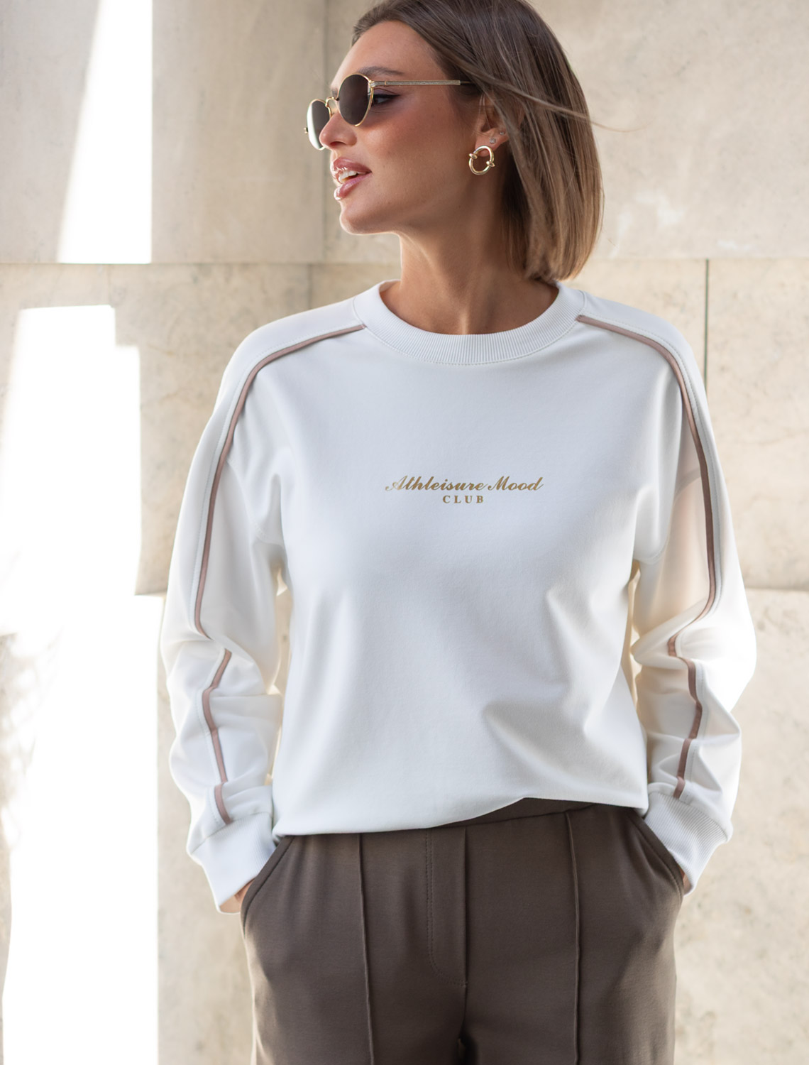 картинка Джемпер женский белый_athleisure mood магазин Одежда+ являющийся официальным дистрибьютором в России 