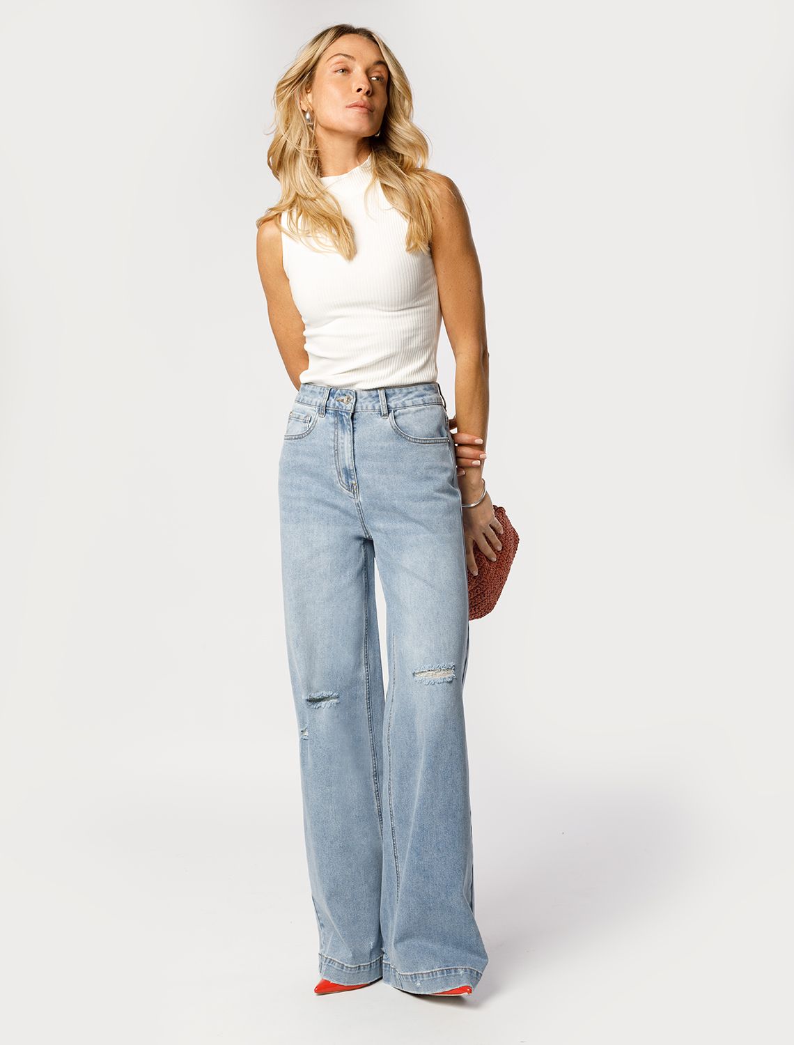 картинка Джинсы женские голубой от магазина Одежда+