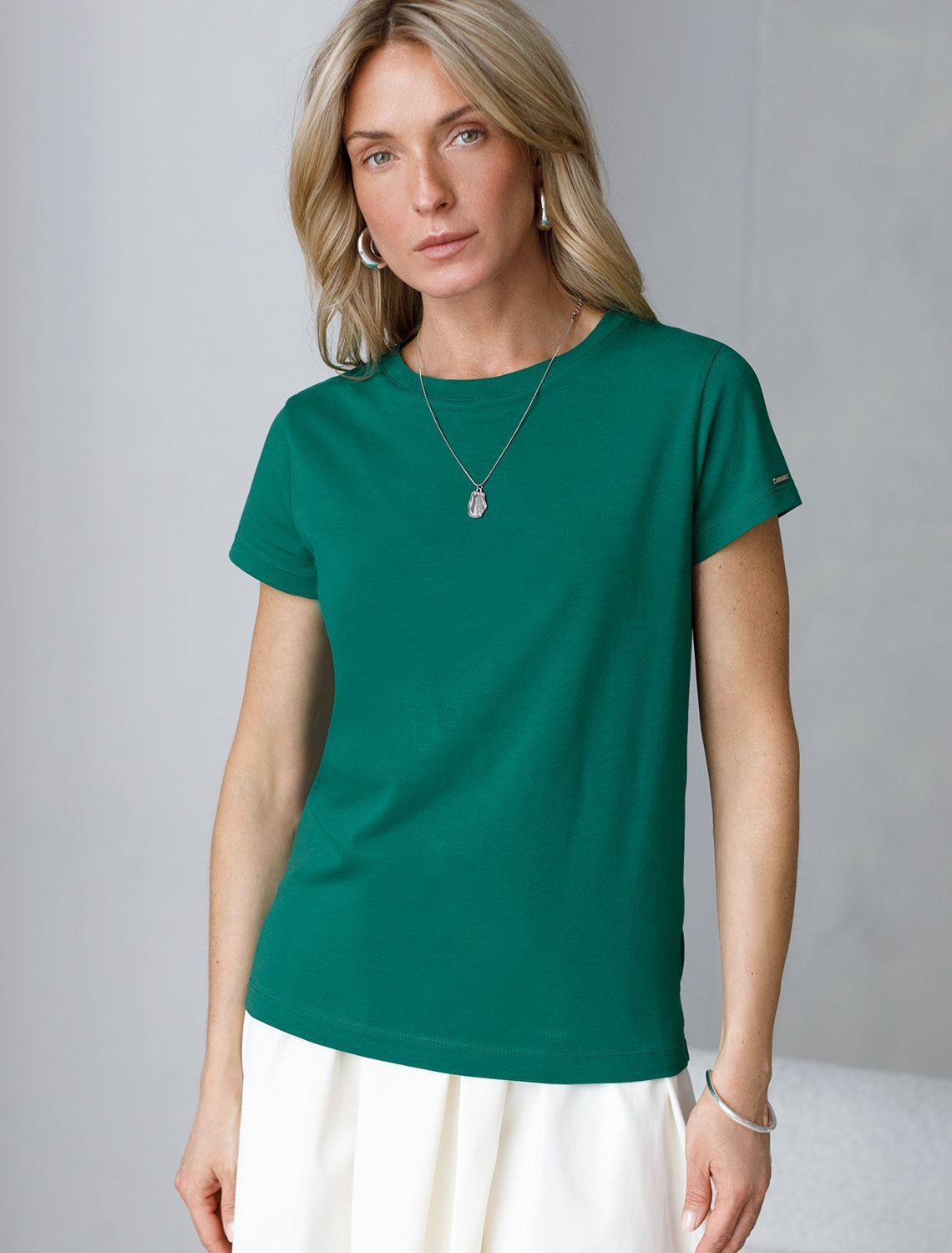 картинка Футболка женская зеленый от магазина Одежда+