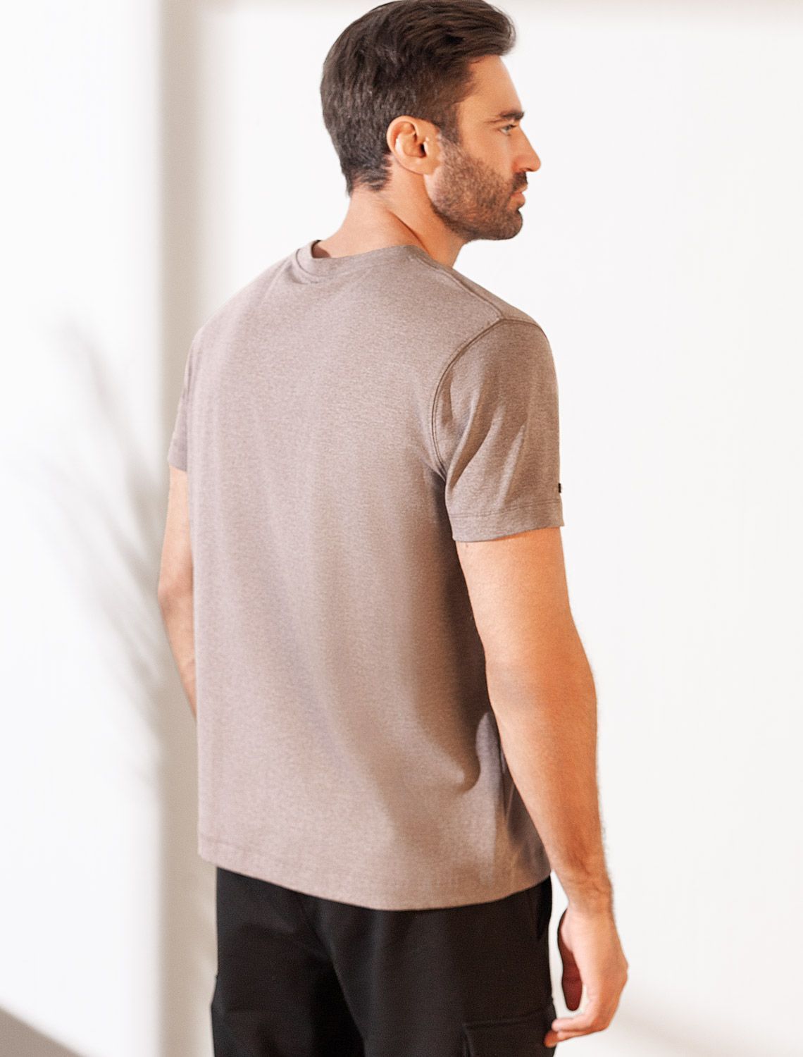 картинка Футболка мужская т.кофейный меланж_adventure от магазина Одежда+