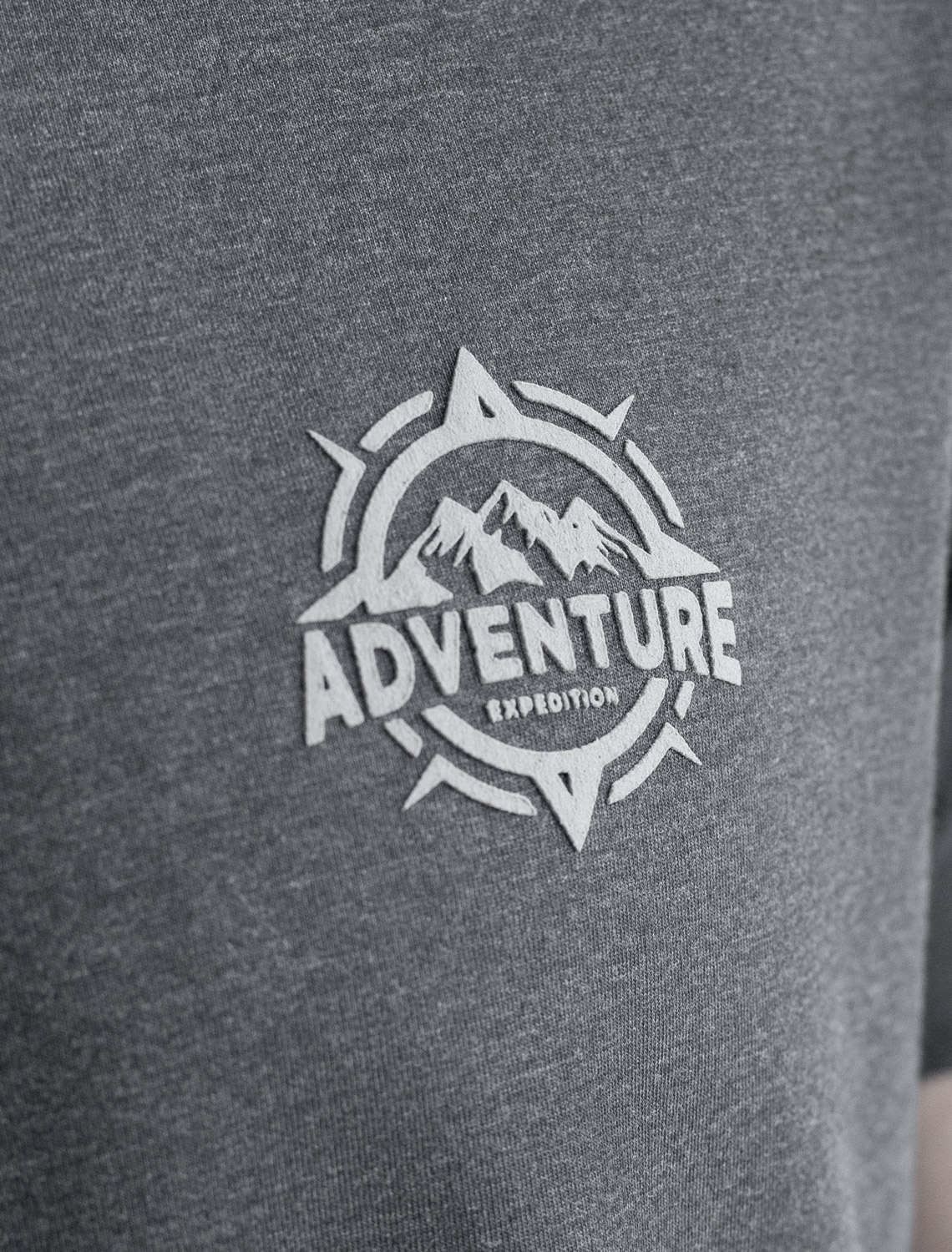 картинка Футболка мужская т.серый меланж_adventure магазин Одежда+ являющийся официальным дистрибьютором в России 