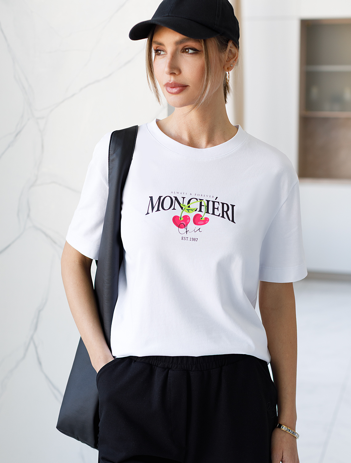 картинка Футболка женская белый_moncheri магазин Одежда+ являющийся официальным дистрибьютором в России 
