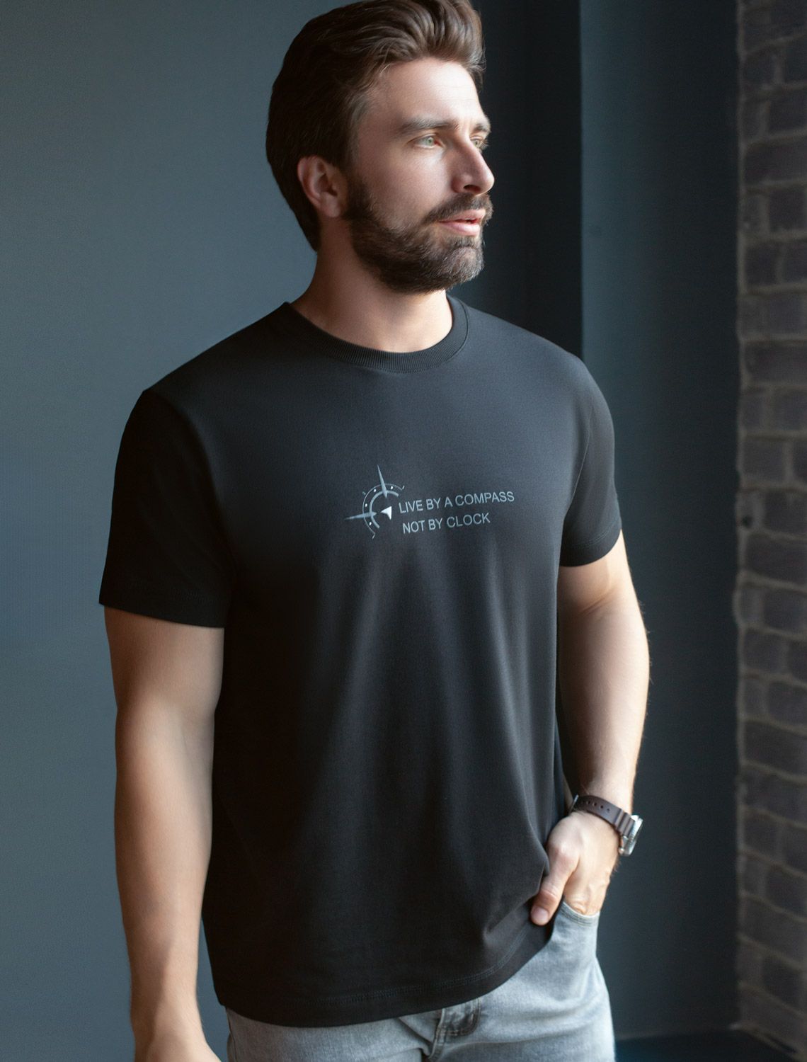 картинка Футболка мужская черный_компас магазин Одежда+ являющийся официальным дистрибьютором в России 