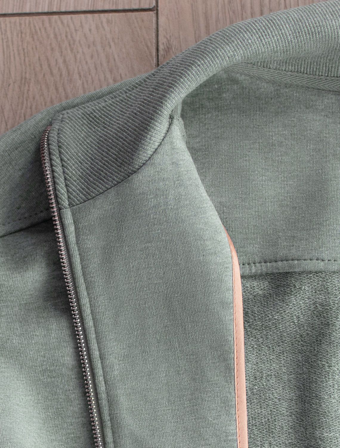 картинка Джемпер женский оливковый меланж от магазина Одежда+