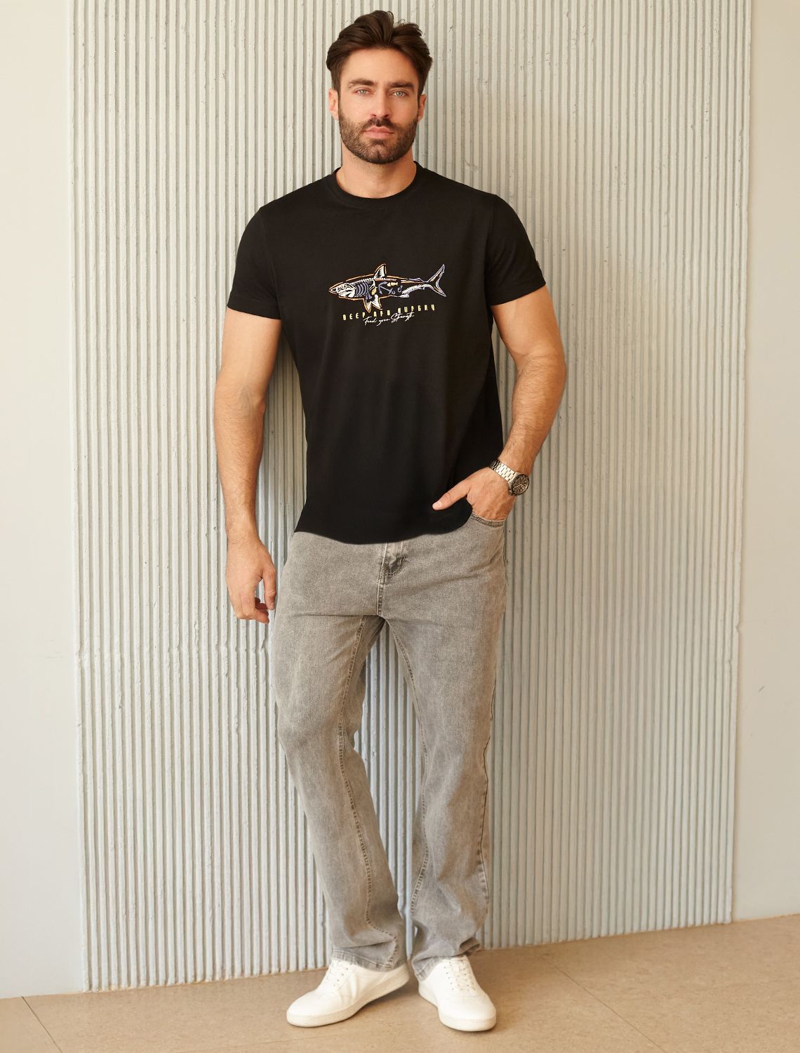 картинка Футболка мужская черный_shark от магазина Одежда+