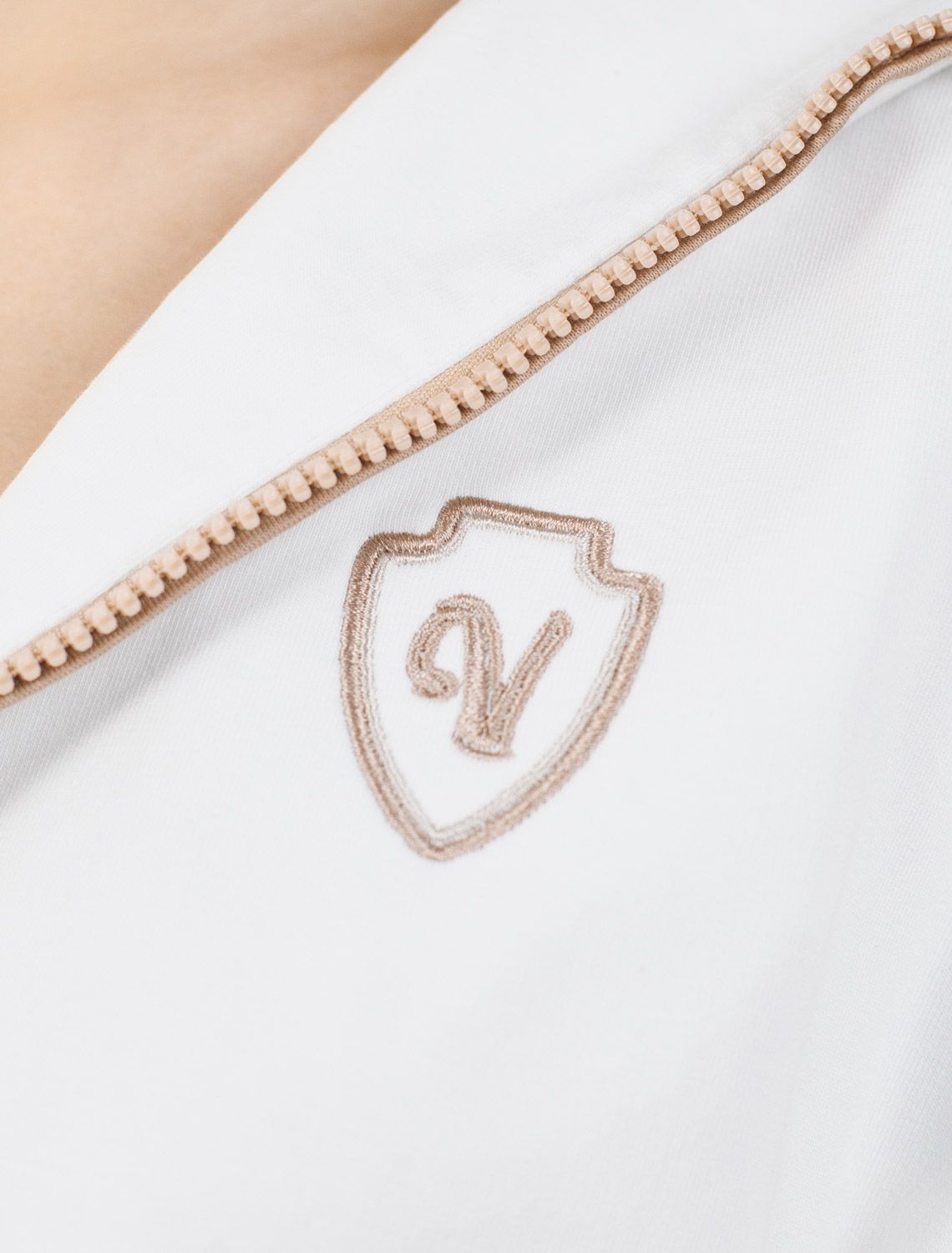 картинка Джемпер женский белый магазин Одежда+ являющийся официальным дистрибьютором в России 