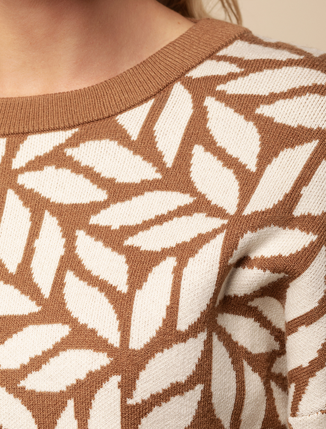 картинка Джемпер женский карамельный-бежевый от магазина Одежда+