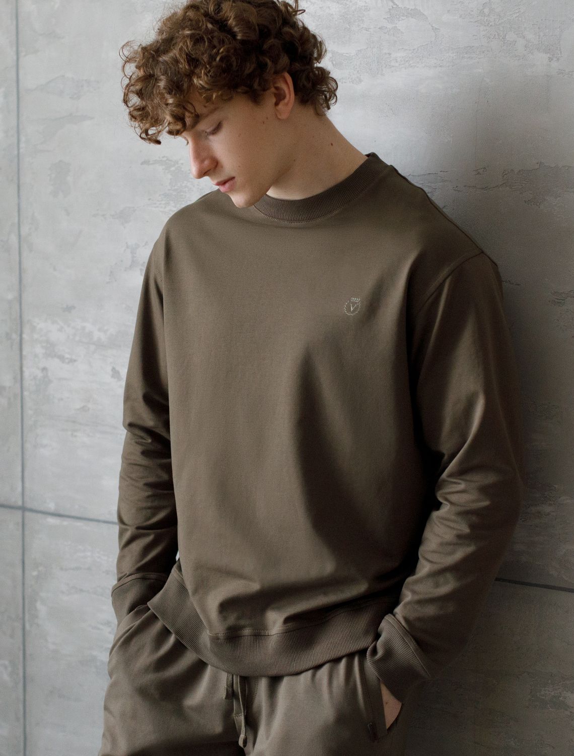 картинка Джемпер мужской хаки магазин Одежда+ являющийся официальным дистрибьютором в России 