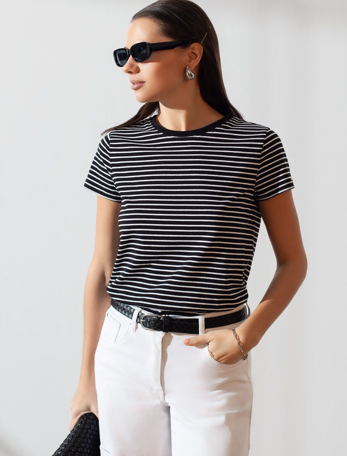 картинка Футболка женская черный-белый магазин Одежда+ являющийся официальным дистрибьютором в России 