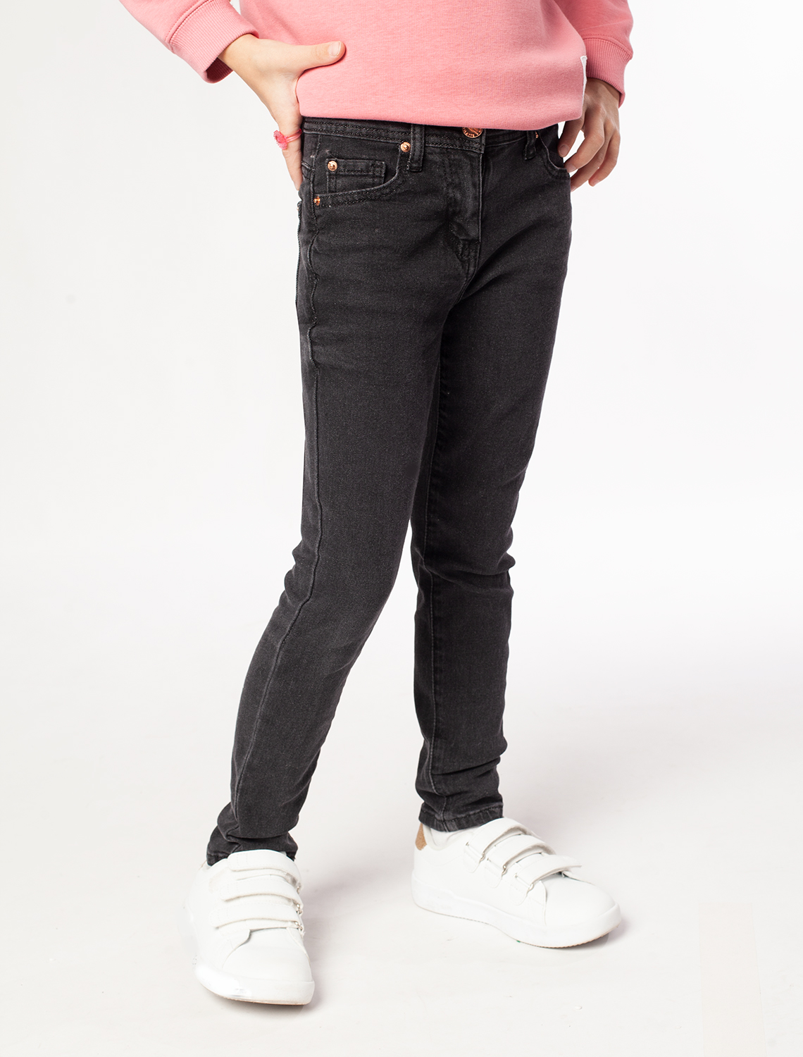 картинка Джинсы для девочки черный_стирка магазин Одежда+ являющийся официальным дистрибьютором в России 