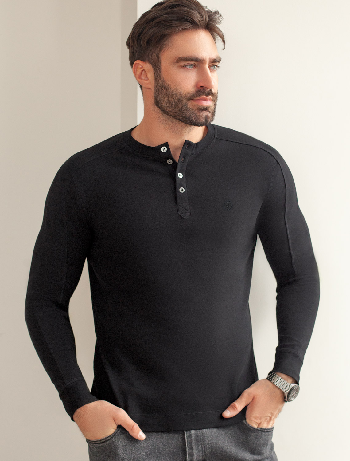 картинка Джемпер мужской черный магазин Одежда+ являющийся официальным дистрибьютором в России 