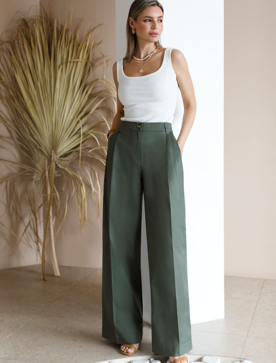 картинка Брюки женские темно-оливковый от магазина Одежда+