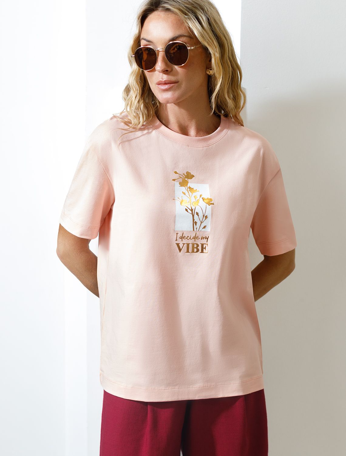 картинка Футболка женская пудра_vibe от магазина Одежда+