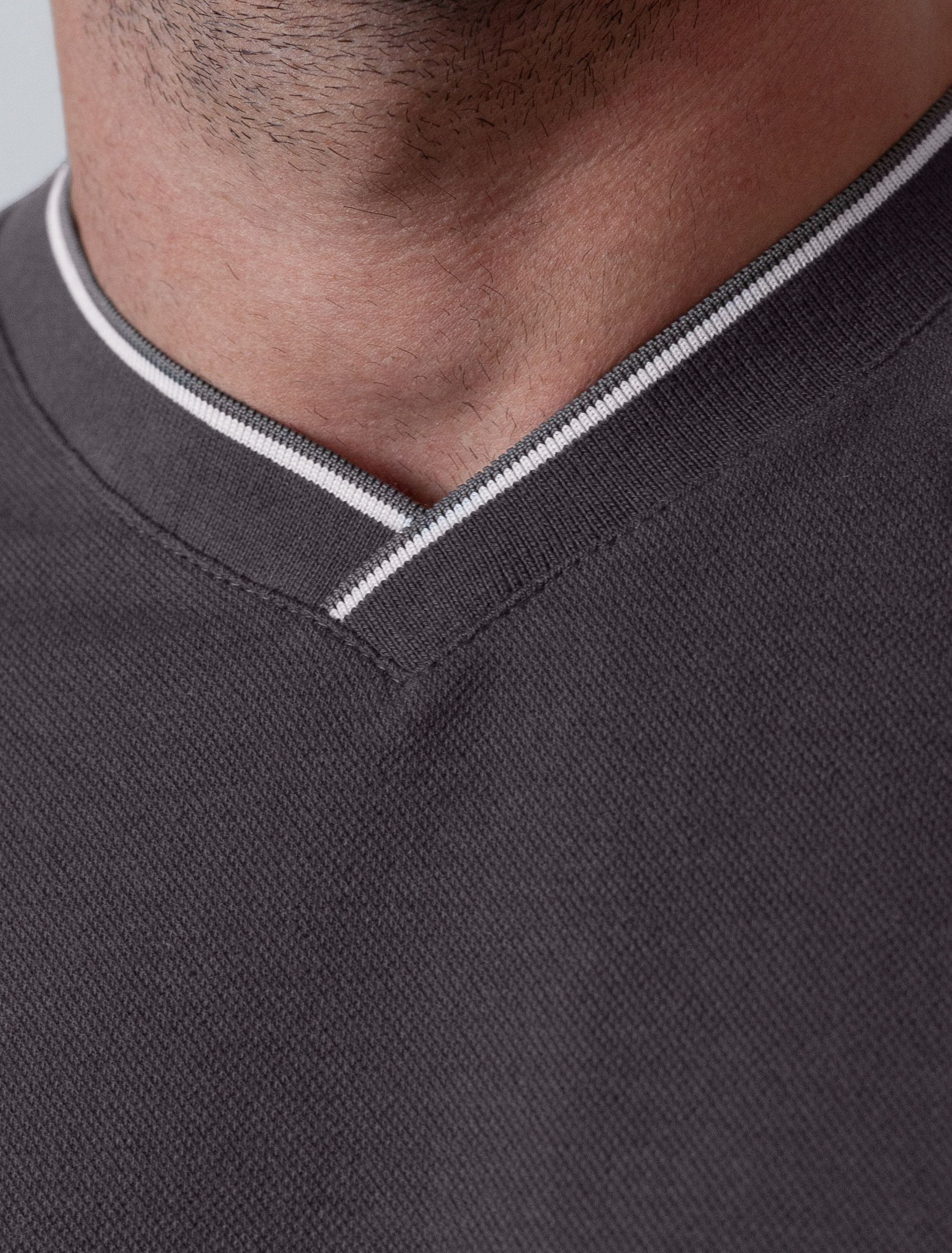 картинка Футболка мужская т.серый магазин Одежда+ являющийся официальным дистрибьютором в России 