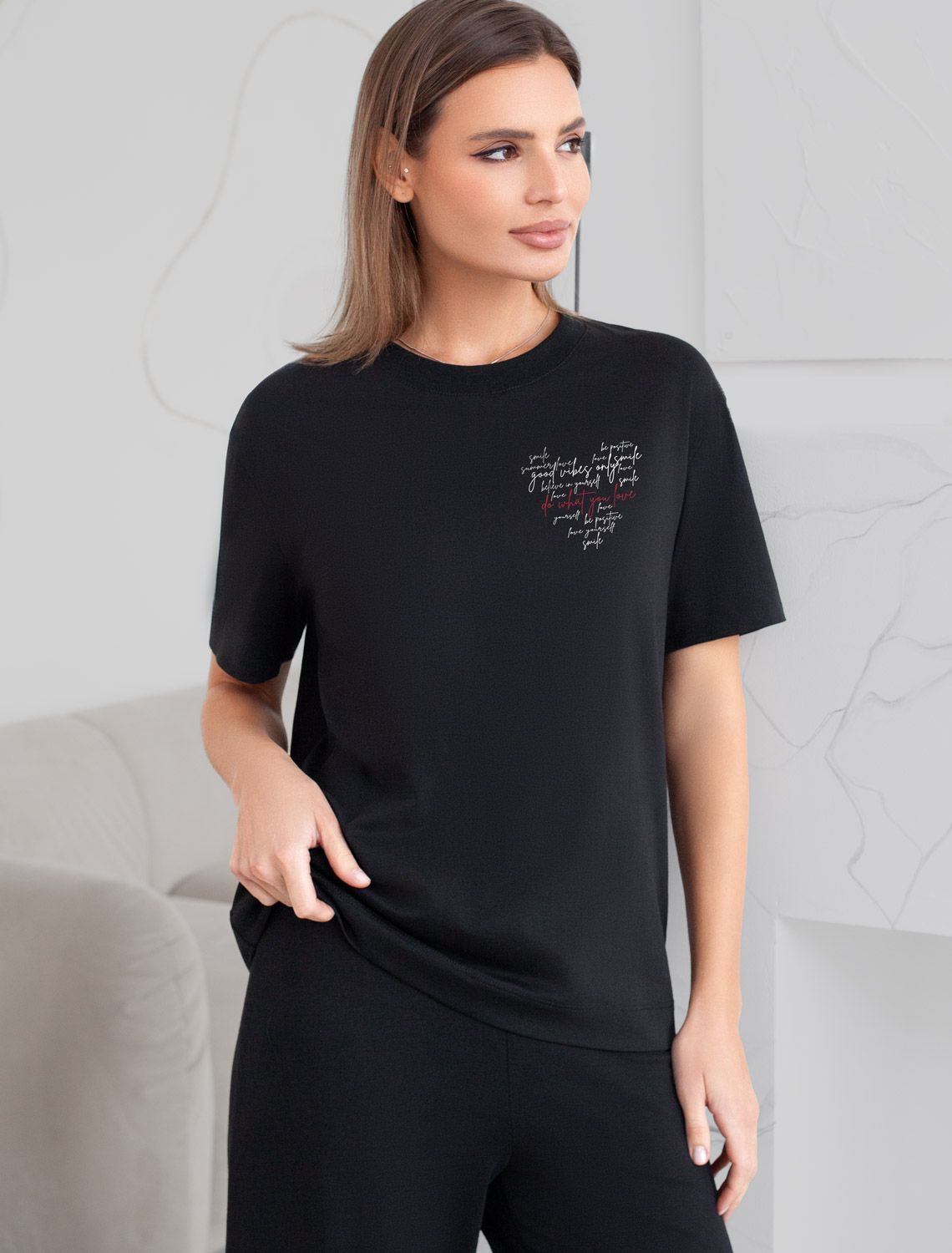 картинка Футболка женская черный_love от магазина Одежда+