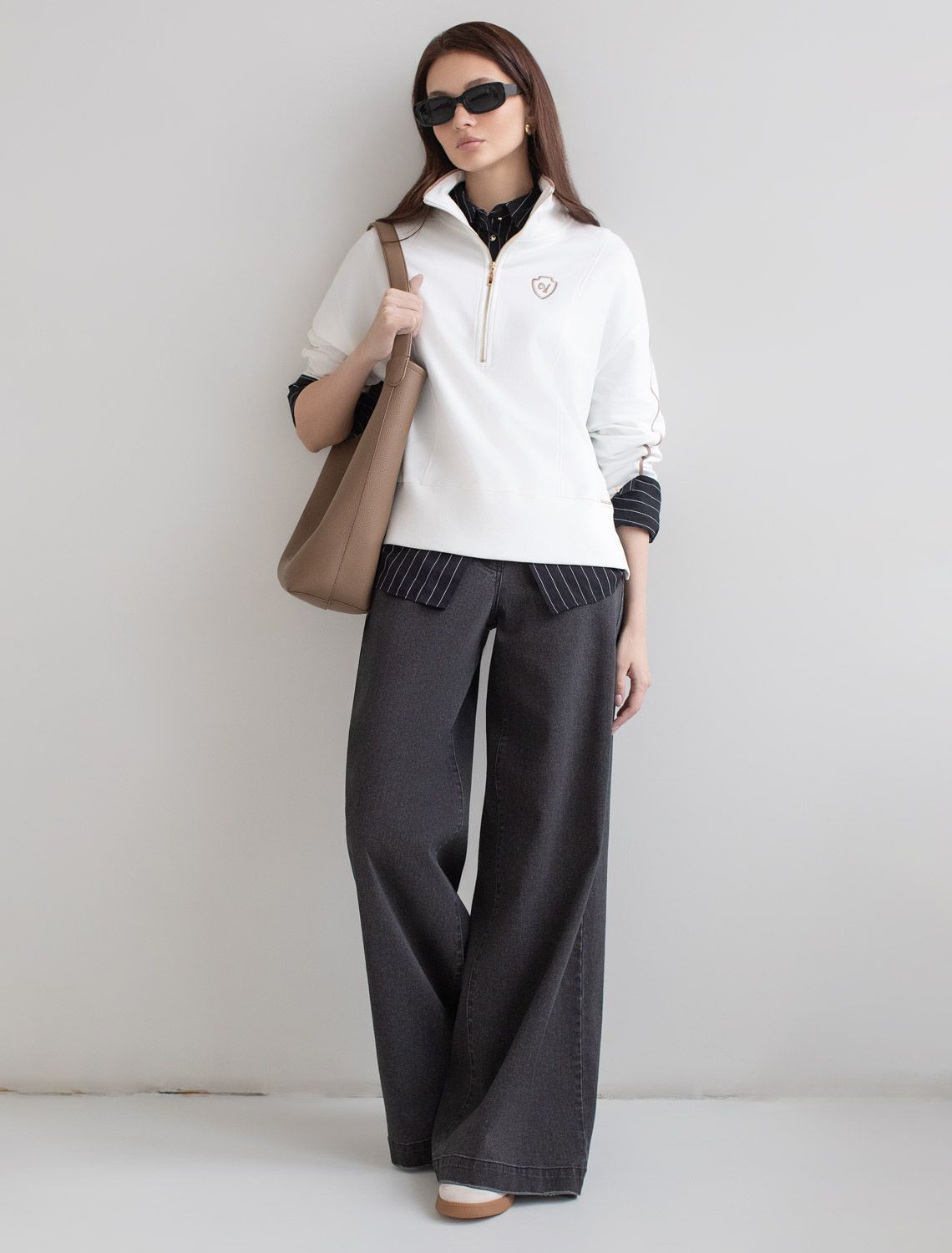 картинка Джинсы женские черный от магазина Одежда+