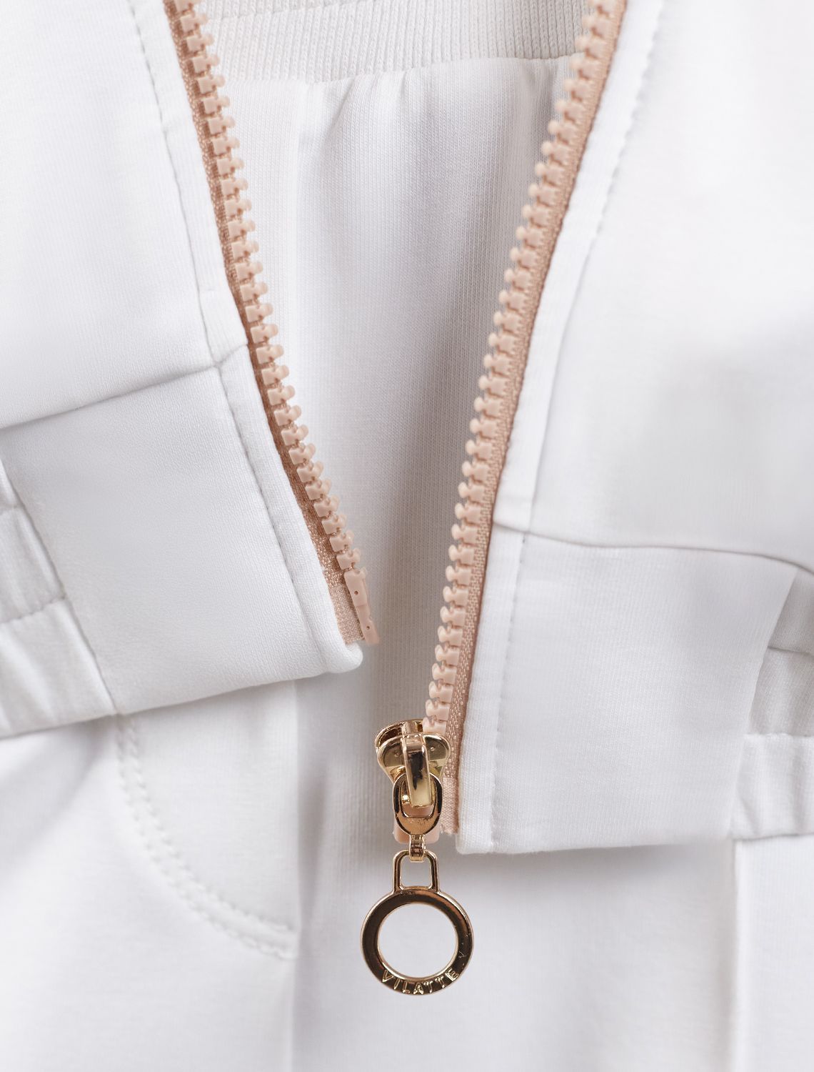 картинка Джемпер женский белый магазин Одежда+ являющийся официальным дистрибьютором в России 