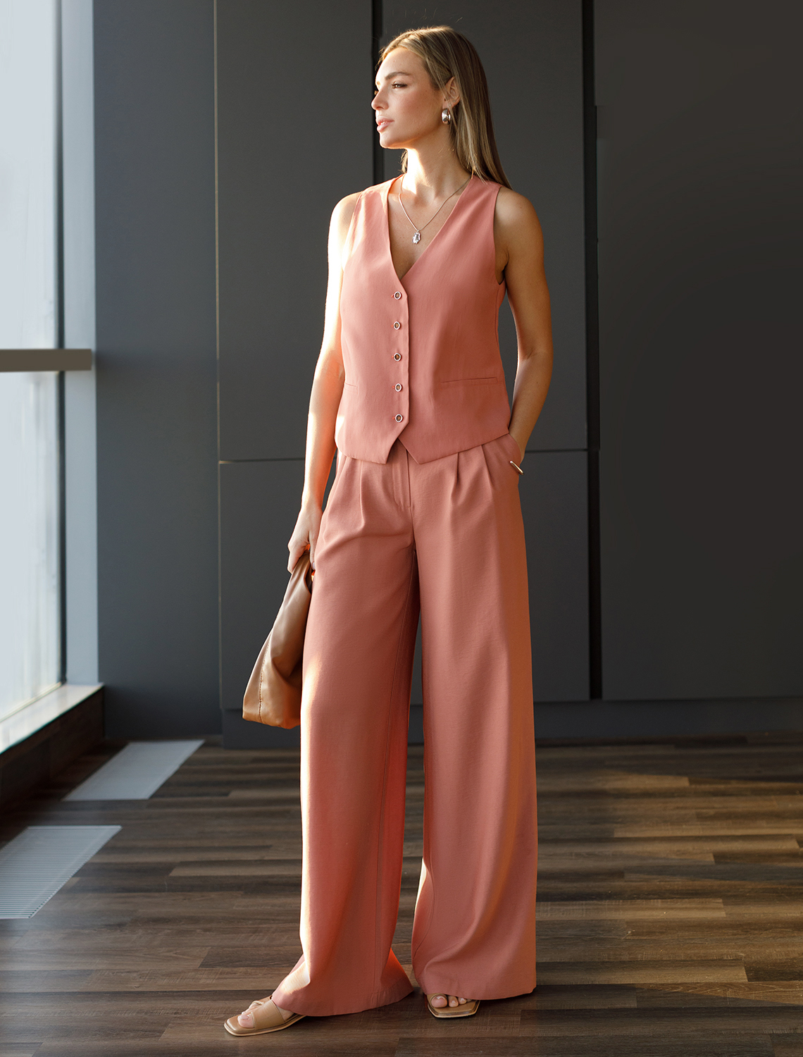 картинка Брюки женские дымчато-коралловый магазин Одежда+ являющийся официальным дистрибьютором в России 