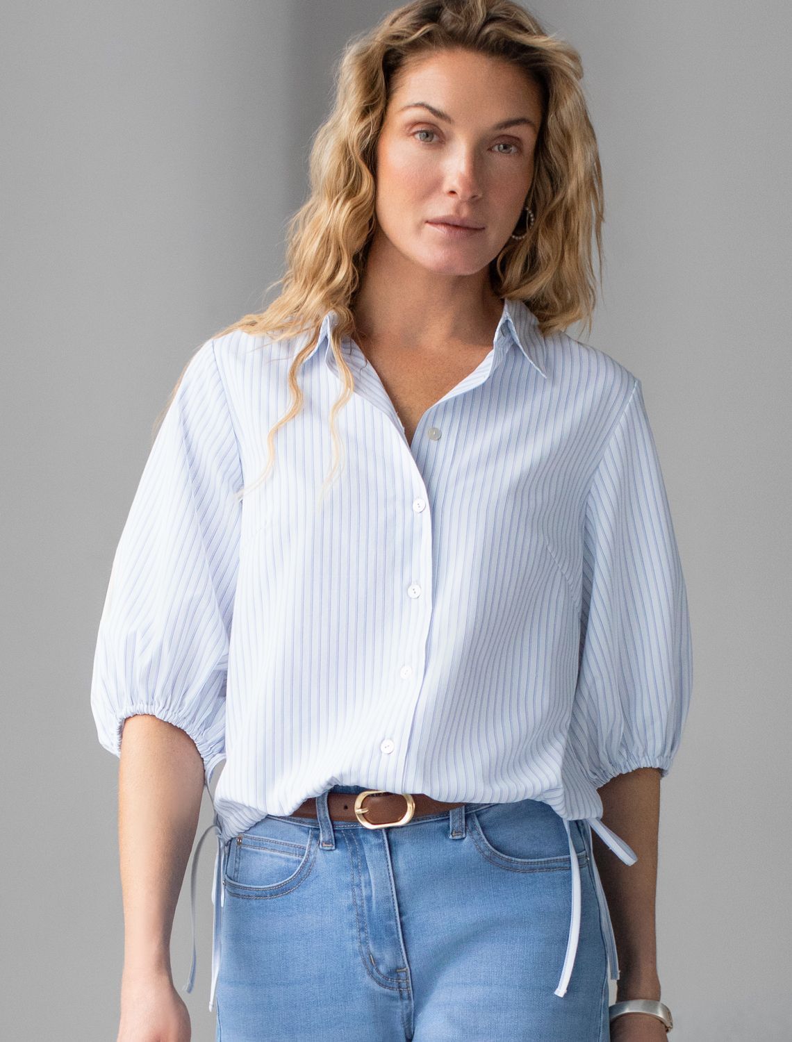 картинка Блузка женская белый-темно-синий магазин Одежда+ являющийся официальным дистрибьютором в России 