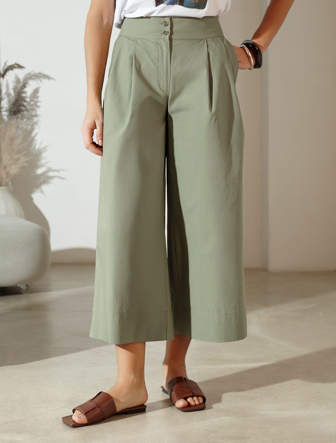 картинка Брюки женские светло-оливковый магазин Одежда+ являющийся официальным дистрибьютором в России 