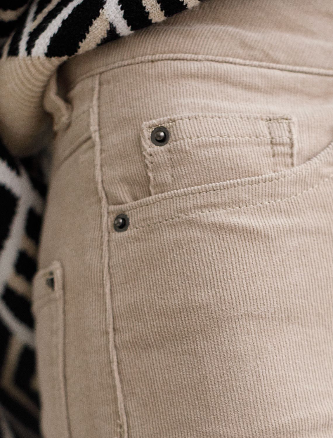 картинка Брюки женские светло-бежевый от магазина Одежда+