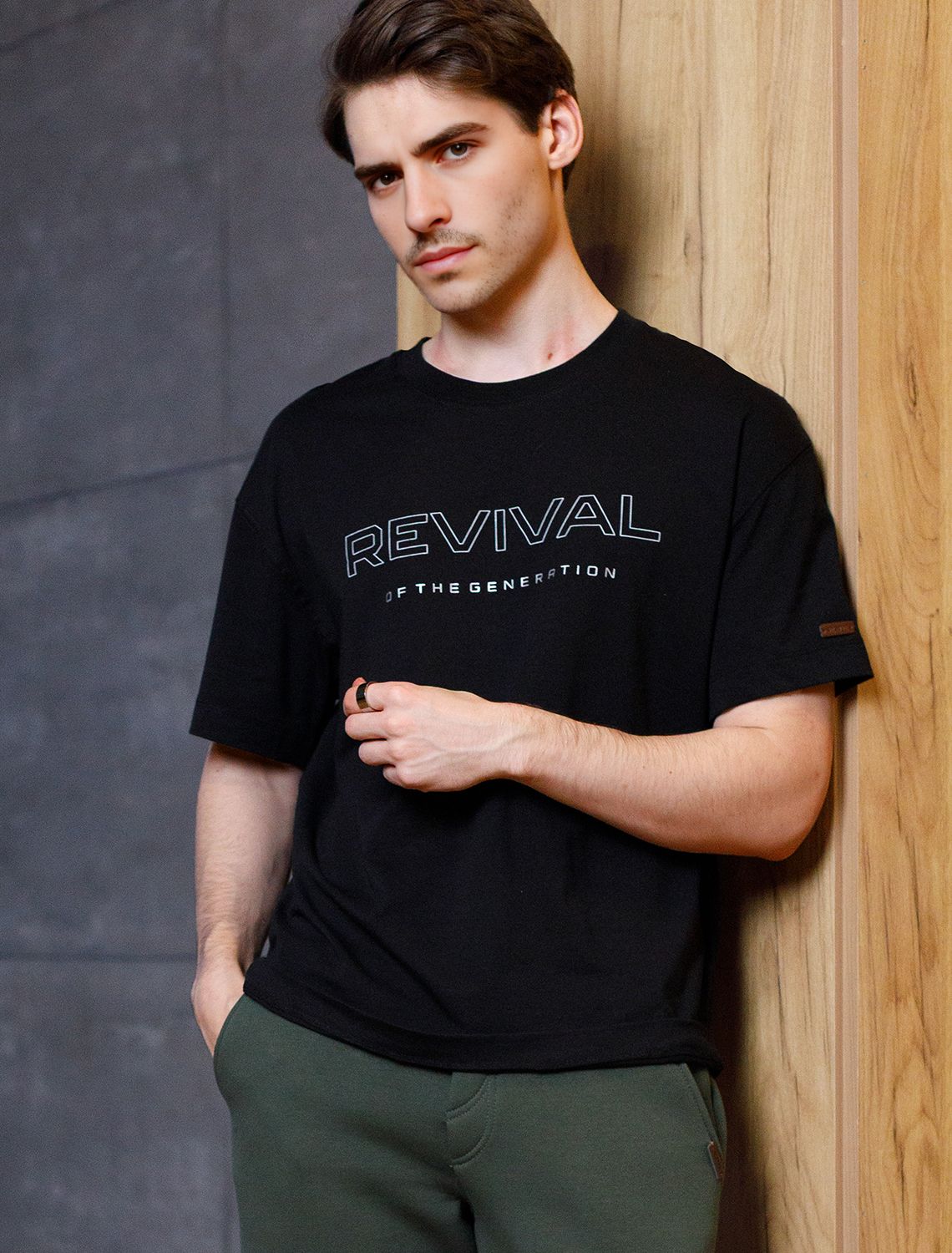 картинка Футболка мужская черный_revival магазин Одежда+ являющийся официальным дистрибьютором в России 