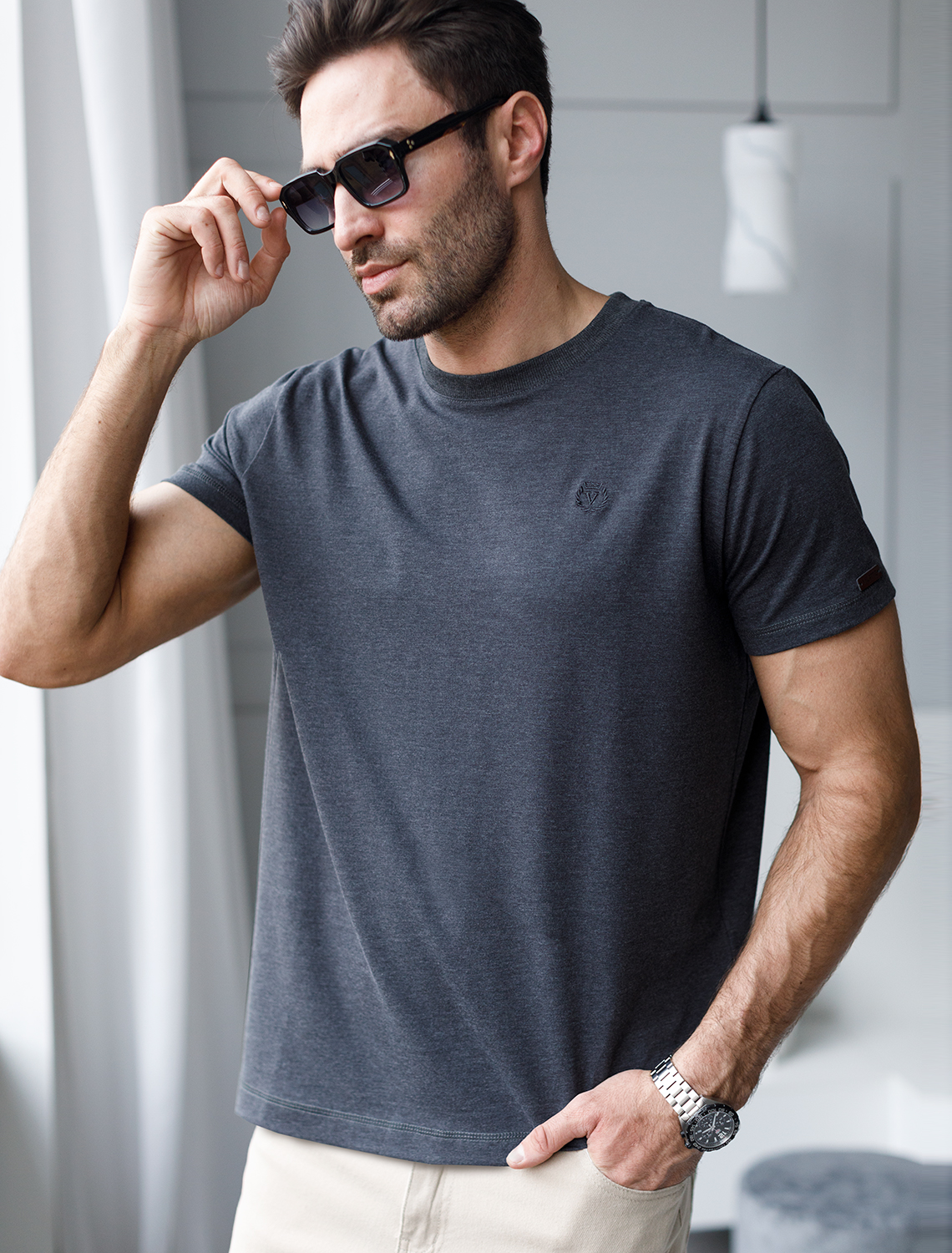 картинка Футболка мужская т.серый меланж магазин Одежда+ являющийся официальным дистрибьютором в России 