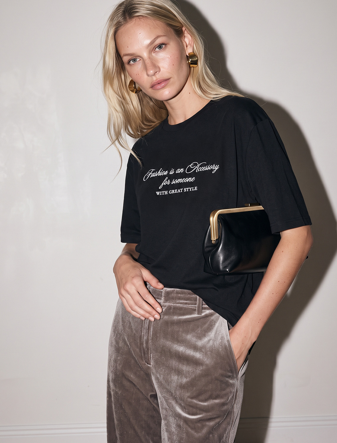 картинка Футболка женская черный_fashion магазин Одежда+ являющийся официальным дистрибьютором в России 