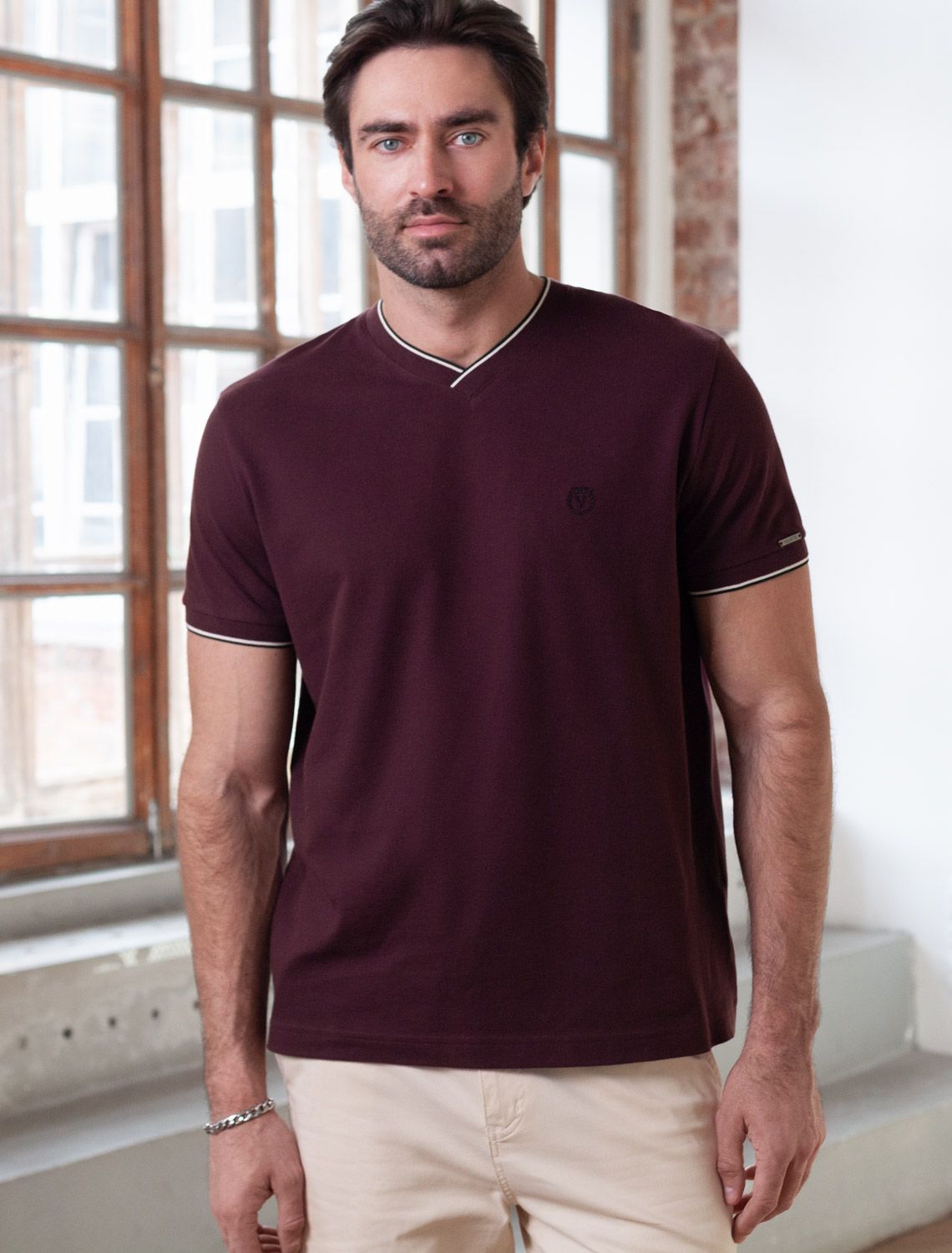 картинка Футболка мужская бургунди магазин Одежда+ являющийся официальным дистрибьютором в России 